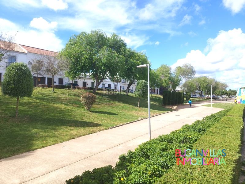 Foto d7ce71b7-76a5-45a5-988b-987217f9d170. Casa adosada vivienda en planta baja en zona residencial tranquila y familiar en Lepe