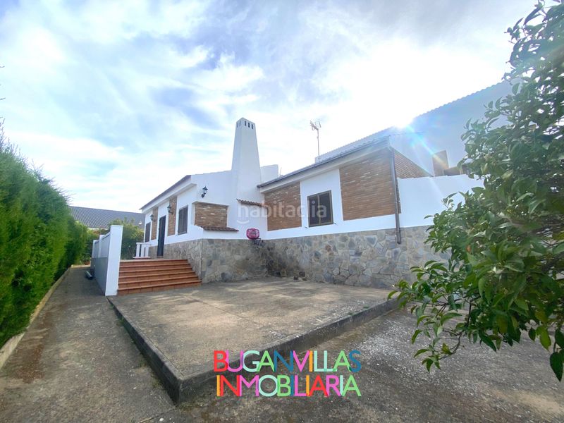 Foto f624caaa-93eb-4a1f-baa3-bd06446c3604. Chalet en Lepe