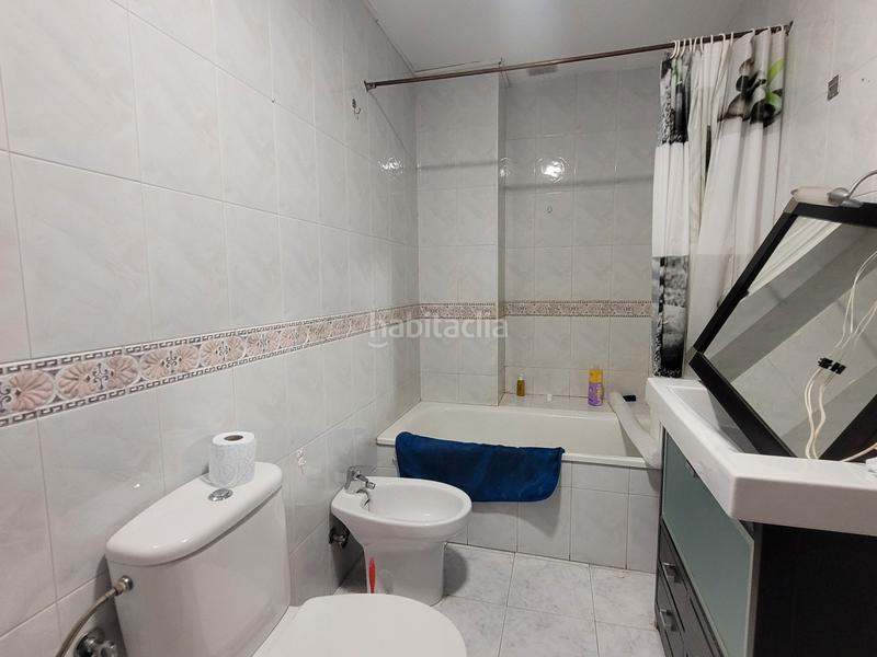Foto 25d929f2-eae1-4144-a3e8-6306f28a5126. Piso en calle venus 4 piso en Maracena