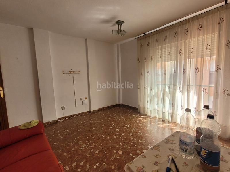 Foto 8aec8115-2299-433f-b48c-3248193a2401. Piso en calle venus 4 piso en Maracena