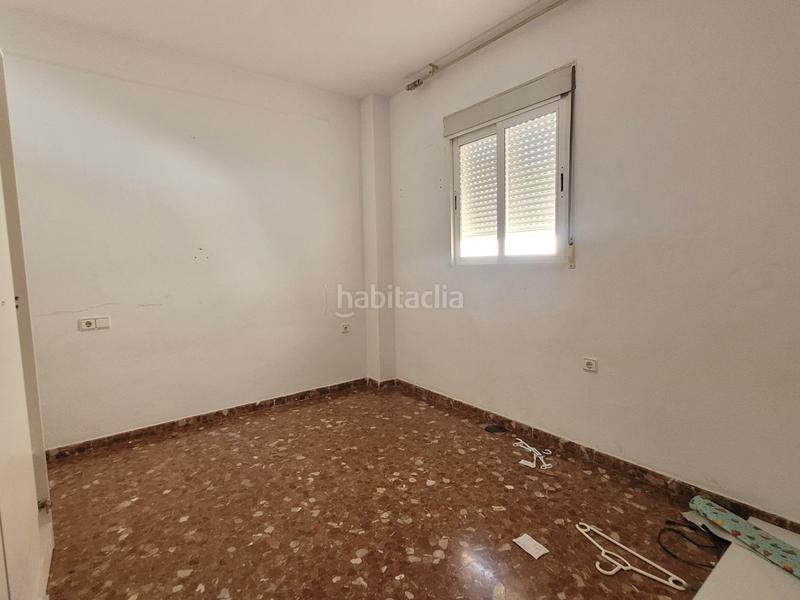 Foto d6a01737-4cec-427f-93ba-1b6a139c7040. Piso en calle venus 4 piso en Maracena
