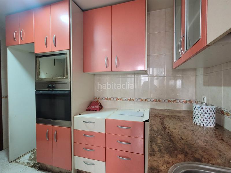 Foto edc07a27-03d0-4411-a117-6751b9e7449f. Piso en calle venus 4 piso en Maracena