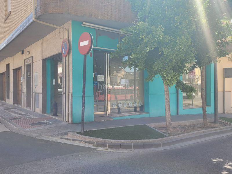 Foto ecf1b8d8-c7cc-4759-9ed5-64d3c6f2438e. Lloguer local comercial a Maracena