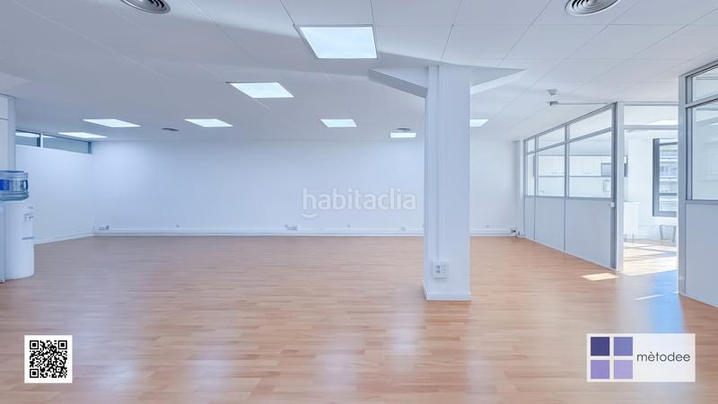 Foto 096ee0ea-f512-4249-8124-369a112b493f. Alquiler oficina  muy luminosa en edificio corporativo en el eixample en Barcelona