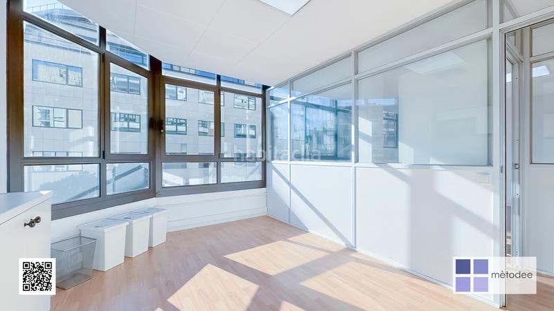 Foto 6596ce50-ae62-4a5c-8cfa-c494b9895645. Alquiler oficina  muy luminosa en edificio corporativo en el eixample en Barcelona