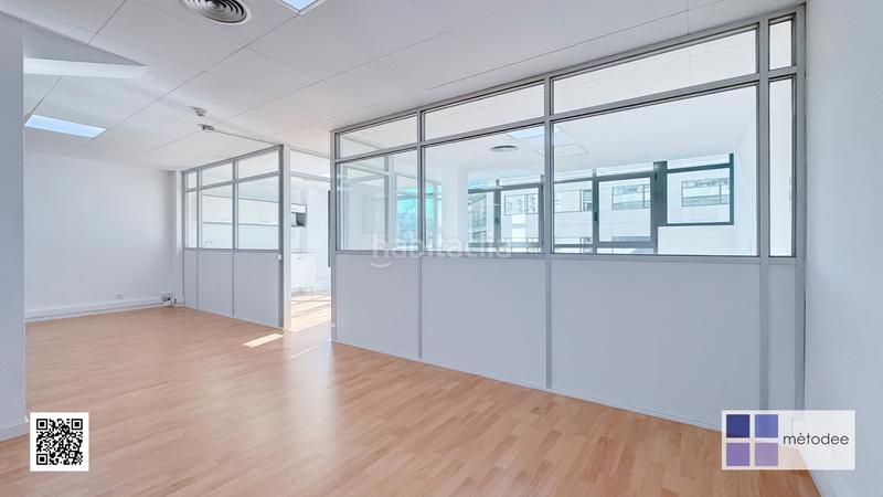 Foto 6da8bdf6-a649-4549-9ef2-eec112e2f5d6. Alquiler oficina  muy luminosa en edificio corporativo en el eixample en Barcelona