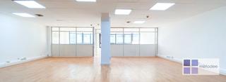 Location Bureau  Carrer de sepúlveda. Oficina muy luminosa en edificio corporativo en el eixample