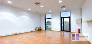 Rent Office space  Carrer de la bobinadora. Oficina diáfana en edificio representativo junto al tecnocampus