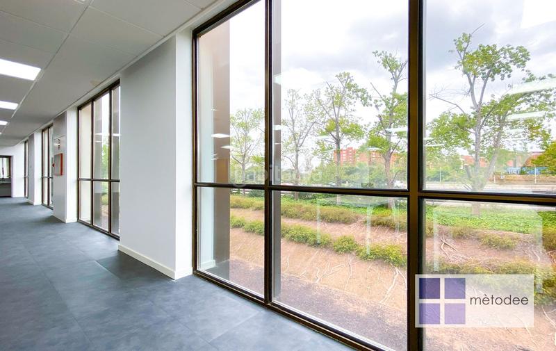 Foto 8dbe85e0-1626-467a-bcfd-bcec275a0dff. Miete büro mit heizung in Centre Sant Just Desvern