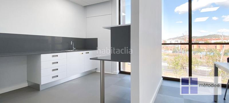 Foto e9d3b3ea-6ba3-4cf9-ac5a-051316cf5025. Location bureau avec chauffage dans Centre Sant Just Desvern