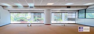 Affitto Ufficio  Carrer de frederic mompou. Oficina luz natural