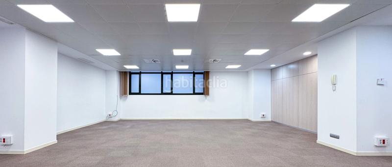 Foto 519ebf7d-847c-44dc-824d-125473c5135d. Alquiler oficina  diafana en El Gall Esplugues de Llobregat