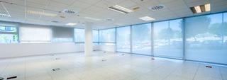Rent Office space  Carrer de la fontsanta. Oficina diafana a pie de calle