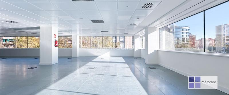 Foto 5d8f6a73-5763-4d6c-8007-6c7ac40e7b5e. Miete büro mit heizung in Sants Barcelona