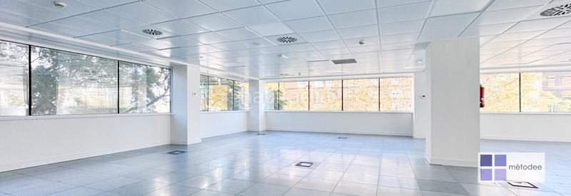 Foto d189a25d-e7ca-41de-8ccd-6cd1bf4a6c93. Miete büro mit heizung in Sants Barcelona