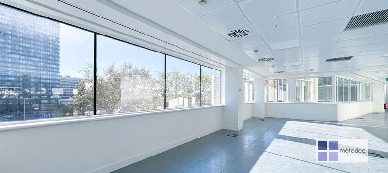 Foto 1f55d398-3867-4c7b-9032-5db01aaf2119. Rent office space with heating in Sants Barcelona