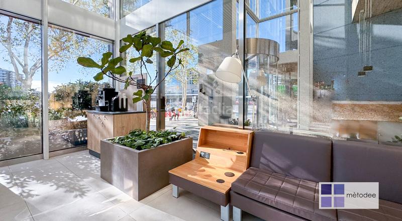 Foto 53acd2a3-38f9-4551-ad46-f9fa376726f3. Rent office space with heating in Sants Barcelona