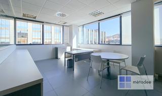 Lloguer Oficina  Carrer de frederic mompou. Oficina con abundante luz natural
