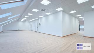 Alquiler Oficina  Carrer de pau claris. Oficina completamente reformada cerca en paseo de gracia
