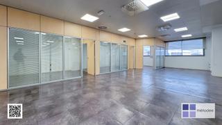 Lloguer Oficina  Avinguda de cornellà. Oficina amplia zona diafana y varios despachos