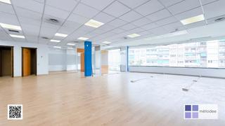 Miete Büro  Carrer del marquès de sentmenat. Oficina luminosa en edificio representativo de les corts