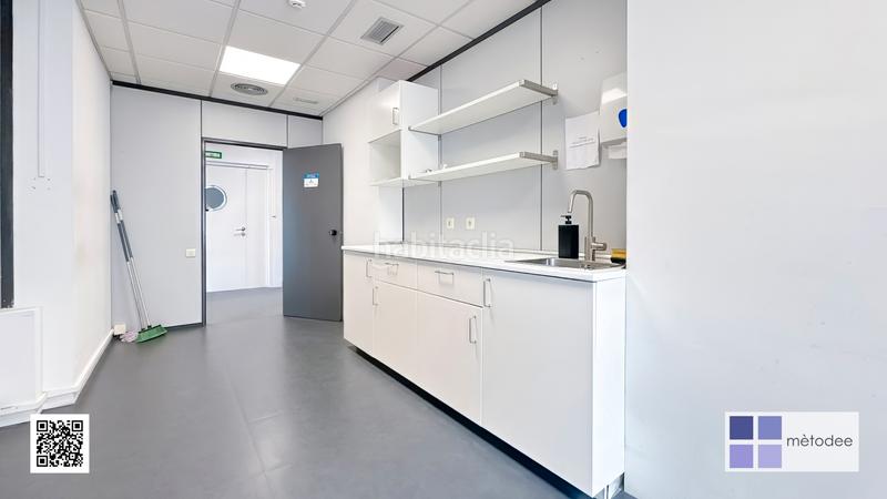 Foto 58a0c57b-003b-4a24-8ce0-386aebd76378. Lloguer oficina a carretera reial 122 a Mas Lluí - Els Miralls Sant Just Desvern