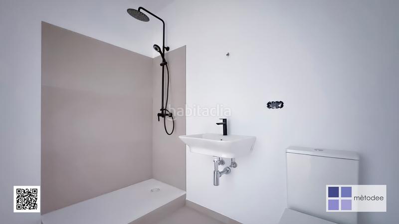 Foto 8aa04d42-6a18-4d21-b6f0-811c4e13f0c9. Alquiler local comercial oportunidad local-oficina con gran fachada acristalada en Mataró