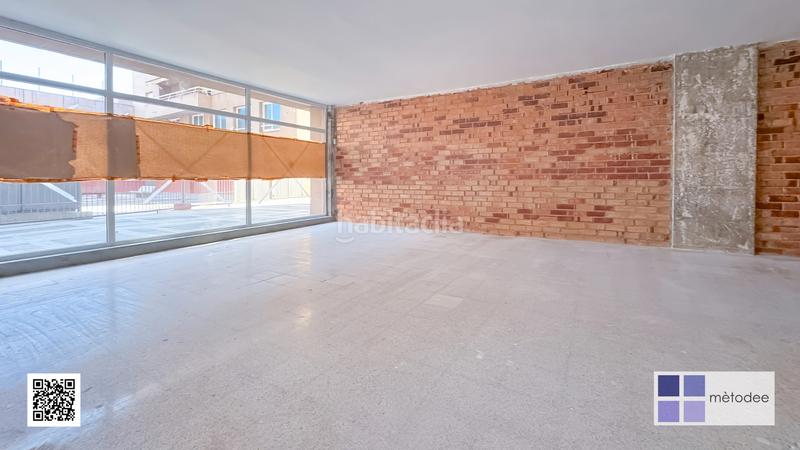 Foto a6ef9396-82bd-4c10-8bd1-642166e42fcc. Alquiler local comercial oportunidad local-oficina con gran fachada acristalada en Mataró