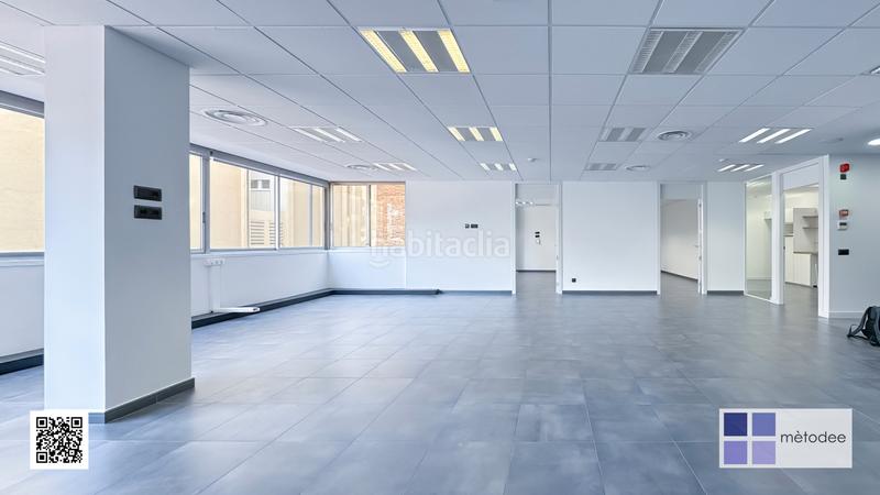Foto cbef76b8-de29-46e4-9cf2-4d78a5f5051c. Alquiler oficina  en edificio representativo en el centro en Barcelona