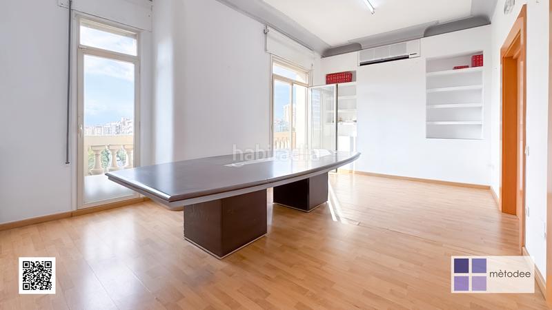 Foto 58b8f9ef-d568-4e92-a32e-814301dea5c0. Alquiler oficina  en finca régia en plaza francesc macià en Barcelona