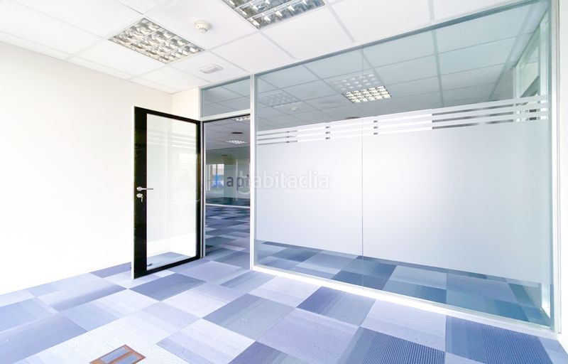 Foto 07631ab8-ea61-468a-b57b-fc8c31a2735b. Rent office space with heating in Centre Sant Just Desvern