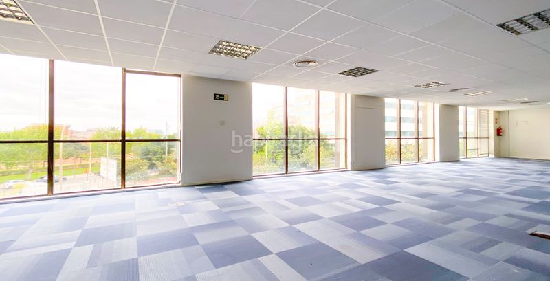 Foto 263ad9d4-a3af-43ef-86c2-857c45f1d01a. Rent office space with heating in Centre Sant Just Desvern
