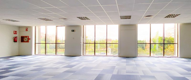Foto 2cbd97ff-686d-4899-9dff-7493e6575b9f. Rent office space with heating in Centre Sant Just Desvern