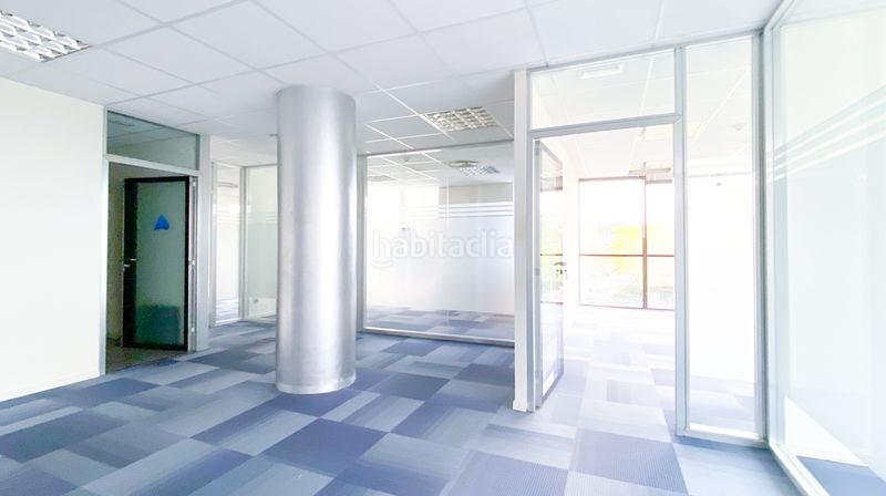 Foto 6f7dc9c2-75b2-4e2e-81cb-c218aaf2cf05. Rent office space with heating in Centre Sant Just Desvern