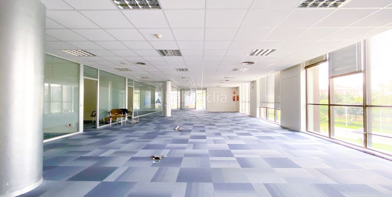 Foto 9c6bc2d0-6a24-4e20-b06d-05894a505605. Rent office space with heating in Centre Sant Just Desvern
