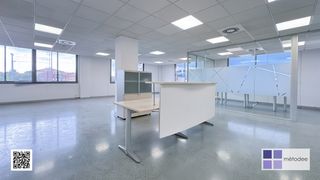 Miete Büro  Carretera reial. Oficina luminosa y bien conectada en sant just desvern