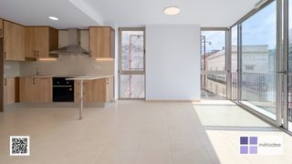 Rent Penthouse  Carrer de sant jaume. Ático reformado a estrenar con gran terraza y vistas en el centr