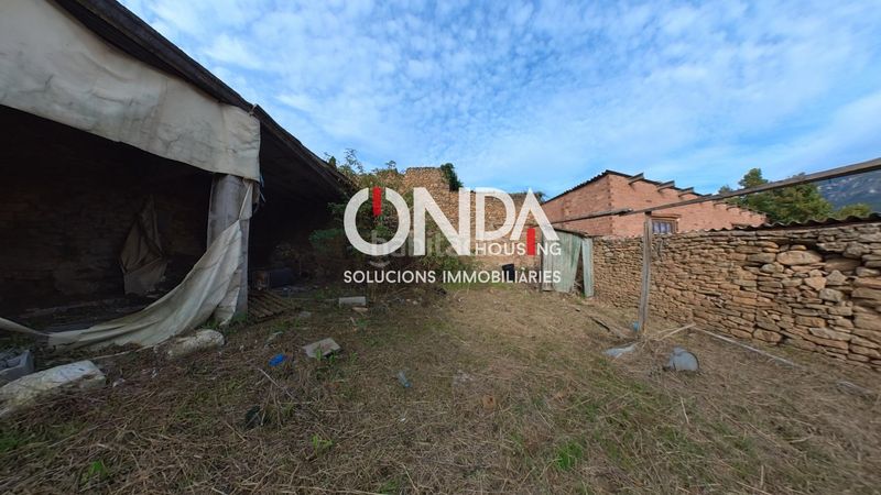Foto a67b2cd0-ecba-4bd1-adfb-2767baeae37e. Terreny residencial a de la f.del ped a Àger