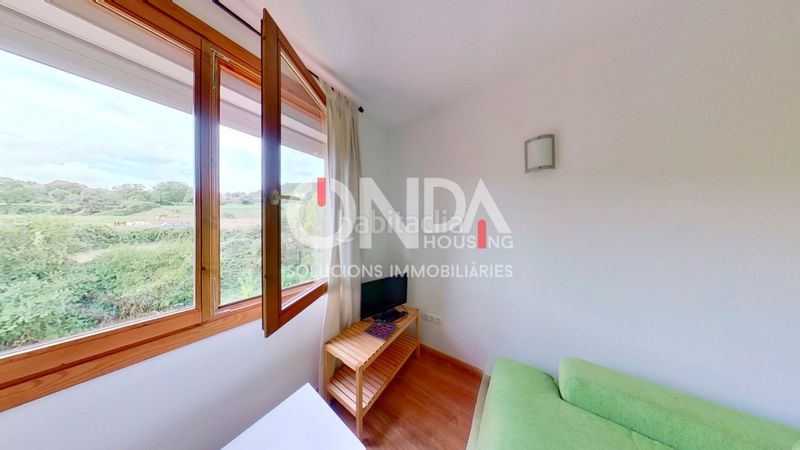 Foto d41fc39d-48e5-4958-9a79-f28f3229f87a. Apartament amb calefacció a Pobla de Segur (La)