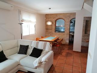 Casa in Carrer falconera 26. Estupenda casa en gandia