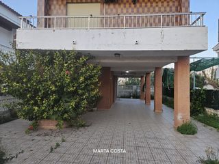 Casa  Carrer fàtima 91. Chalet independiente en playa a daimuz