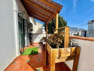 Maison jumelée à Calle olivos del lagarejo 151. Chalet adosado en venta en urbanizacion lagarejo