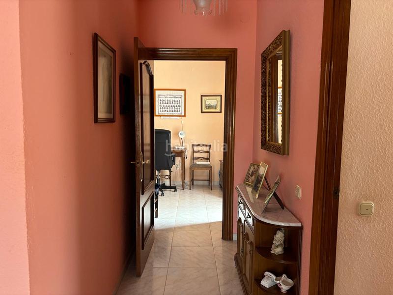 Foto 0415ebae-f15c-4924-876f-27c9faa4e6c3. Xalet amb xemeneia aparcament a Arroyo de la Miel Benalmádena