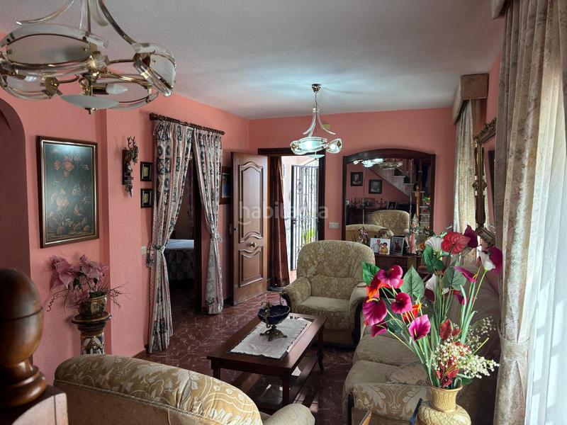 Foto 17fa1d8b-bbea-4021-a85b-0a9a5919b92a. Xalet amb xemeneia aparcament a Arroyo de la Miel Benalmádena