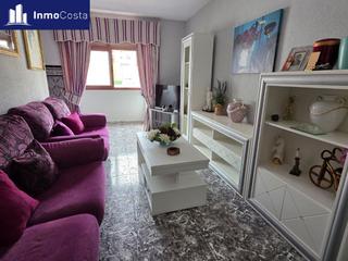 Maison à Centro-San Felipe-Huerta Fava. Casa en venta en semicentro, 3 dormitorios.