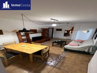 Flat in Centro-San Felipe-Huerta Fava. Piso en venta en centro, 3 dormitorios.