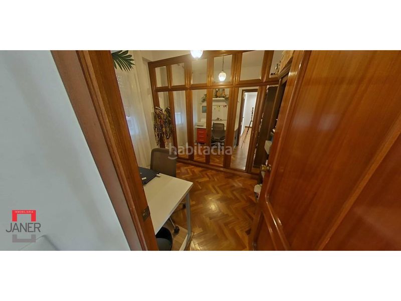 Foto 190fdbd7-ad98-405e-a06a-0d16f982b130. Pis amb aparcament a Triana Este Sevilla