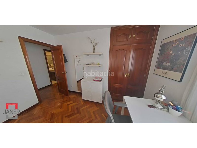 Foto 898d0b25-9953-49b1-b6d8-ff57888e41e4. Pis amb aparcament a Triana Este Sevilla
