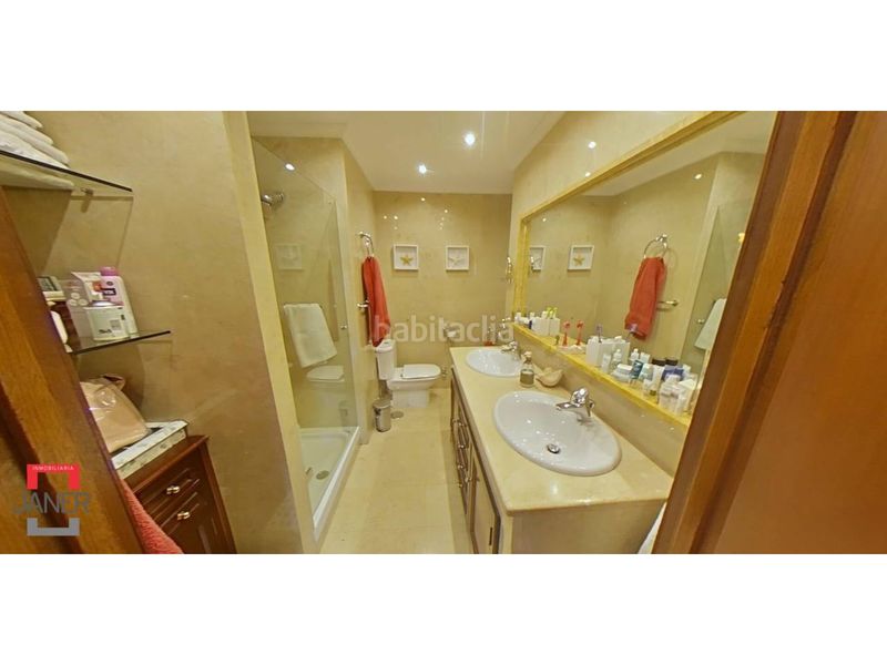 Foto c7bdcc2e-8d3b-4577-be1f-3e19a9bd9581. Pis amb aparcament a Triana Este Sevilla