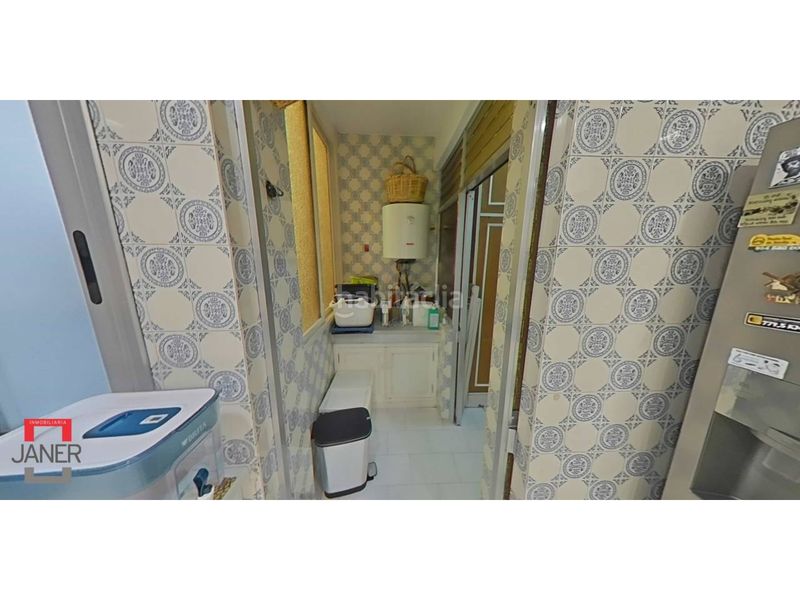 Foto cd4255ec-d28b-4372-8582-2758e2bea34f. Pis amb aparcament a Triana Este Sevilla